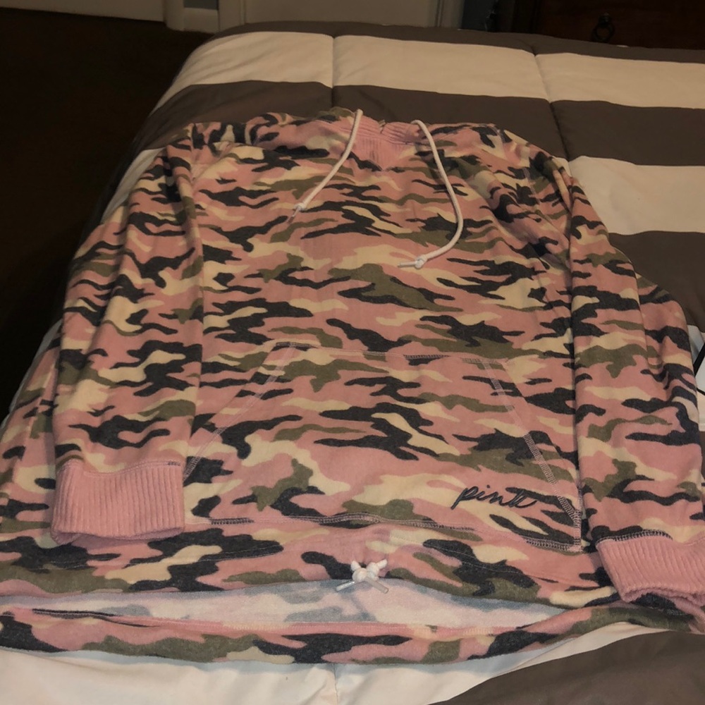 NWT VS Pink camo hoodie size large
